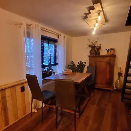 Unieke Trekkershut Alpesi faház